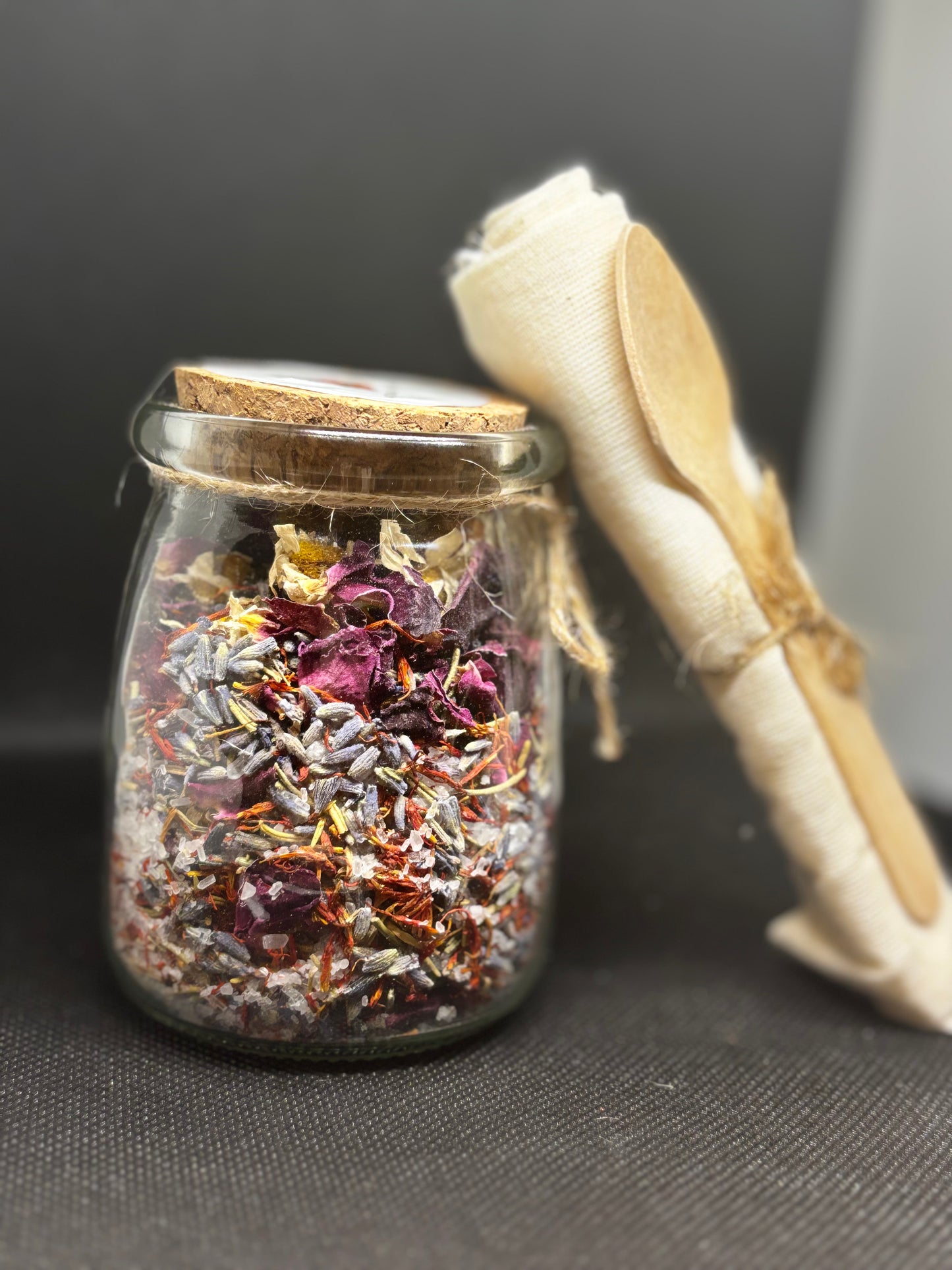 Relaxing herbal salt blend